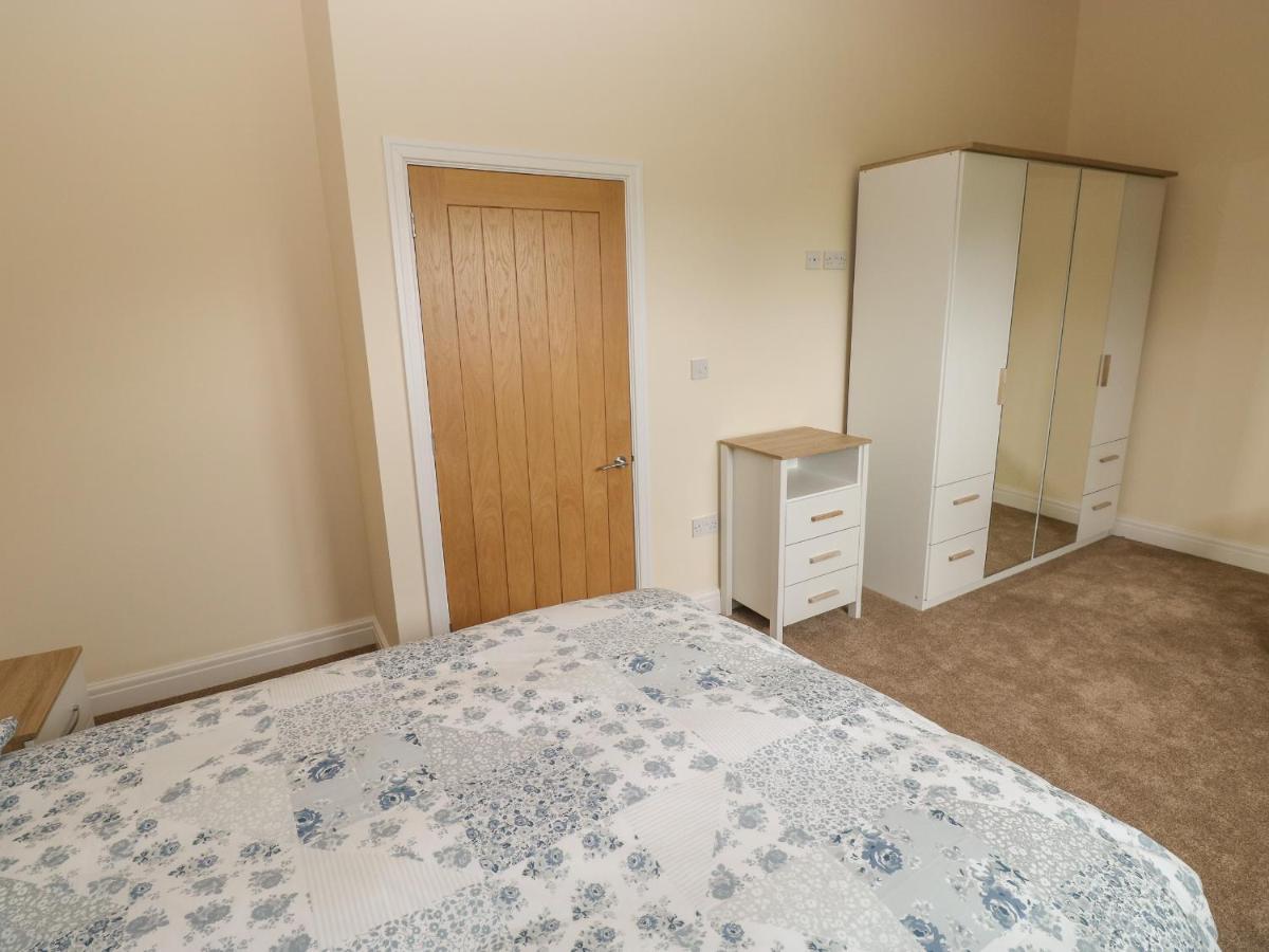 Вилла Woodpecker Barn Pontyclun Экстерьер фото